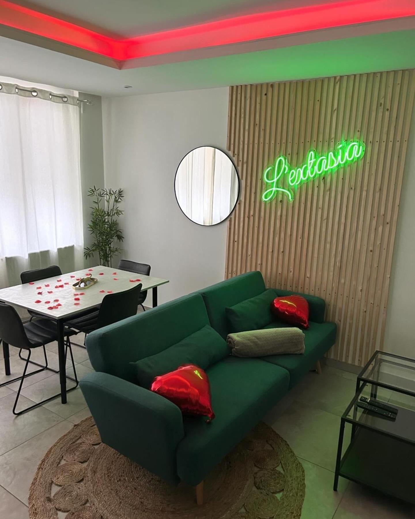 L'Extasia Appartement,Spa Jacuzzi グルノーブル エクステリア 写真